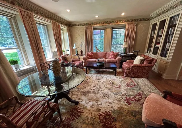 Photo 3 of Condo for sale at 5049 Wornall Rd #1-E, Kansas City, MO 64112 | MLS# 2635031 | Listing updated on 2026-09-02