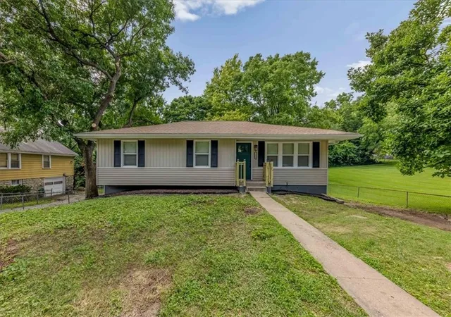 Photo 1 of Single family home for sale at 8116 Wayne Ave, Kansas City, MO 64131 | MLS# 2635032 | Listing updated on 2026-08-14