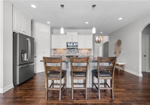 Photo 4 of Sale Pending at 2634 SW River Trl Rd, Lee's Summit, MO 64082 | MLS# 2635052 | Listing updated on 2026-08-17