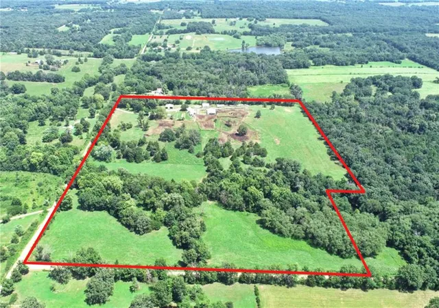 48th image of 1500 E 1800 Rd, Jerico Springs, MO 64756 | MLS# 2635053