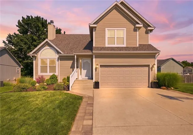 Photo 1 of Sale Pending at 1301 Tabitha Ln, Greenwood, MO 64034 | MLS# 2635056 | Listing updated on 2026-08-17