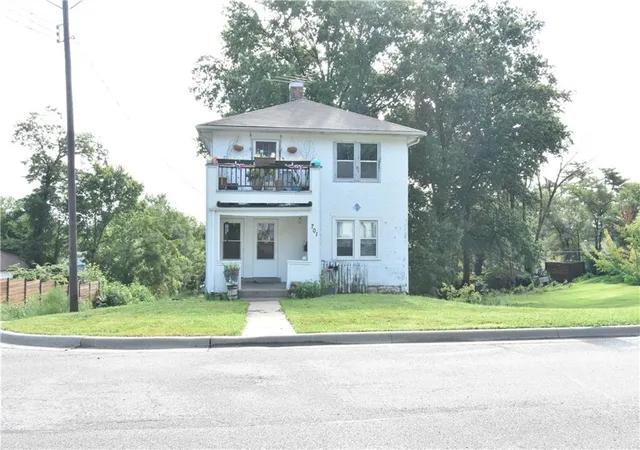 2nd image of 701 Old Orchard Ave, Excelsior Springs, MO 64024 | MLS# 2635057