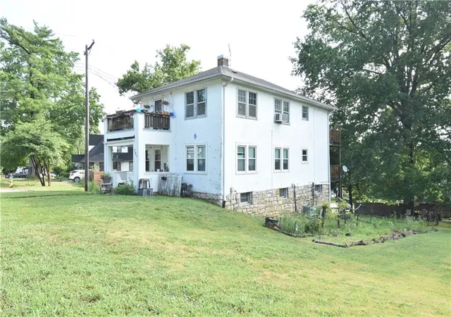 Listing Photo 2 - Condo for sale in building located at 701 Old Orch Ave, Excelsior Springs, MO 64024 - Unit #