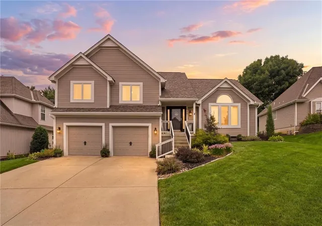 Photo 1 of Single family home for sale at 905 Ne 100th Court, Kansas City, MO 64155 | MLS# 2635059 | Listing updated on 2026-08-17