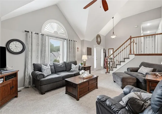 Photo 3 of Single family home for sale at 905 Ne 100th Court, Kansas City, MO 64155 | MLS# 2635059 | Listing updated on 2026-08-17