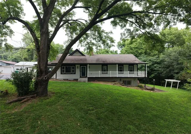 Photo 3 of Single family home for sale at 9800 Hutton Rd, Kansas City, KS 66109 | MLS# 2635068 | Listing updated on 2026-09-05