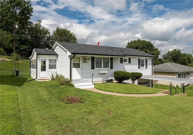 Photo 3 of Sale Pending at 2705 Cedar St, Saint Joseph, MO 64503 | MLS# 2635076 | Listing updated on 2026-08-25