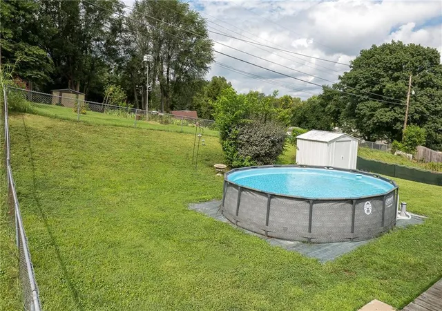 Photo 4 of Sale Pending at 2705 Cedar St, Saint Joseph, MO 64503 | MLS# 2635076 | Listing updated on 2026-08-25