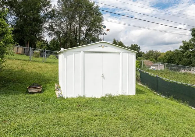 Photo 5 of Sale Pending at 2705 Cedar St, Saint Joseph, MO 64503 | MLS# 2635076 | Listing updated on 2026-08-25