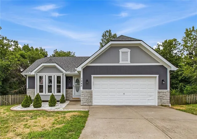 1st image of 1245 Mockingbird Ln, Liberty, MO 64068 | MLS# 2635082