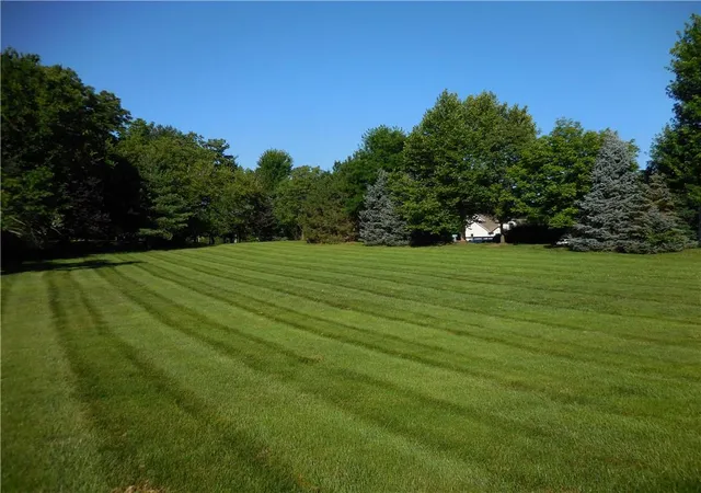 Photo 3 of House for sale at 4102 NE Chapel Manor Ct, Lees Summit, MO 64064 | MLS# 2635085 | Listing updated on 2026-10-08