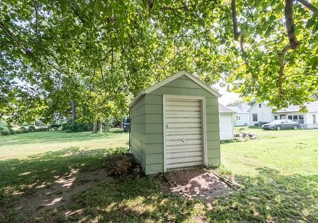 30th image of 521 S 4th St, Neodesha, KS 66757 | MLS# 2635090