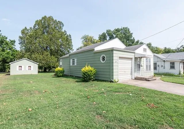 3rd image of 521 S 4Th St, Neodesha, KS 66757 | MLS# 2635090