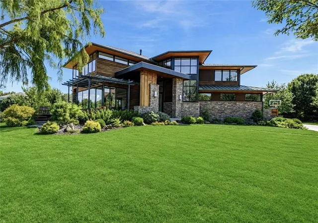 Photo 1 of Mansion for sale at 15201 Bond St, Overland Park, KS 66221 | MLS# 2635091 | Listing updated on 2026-09-13
