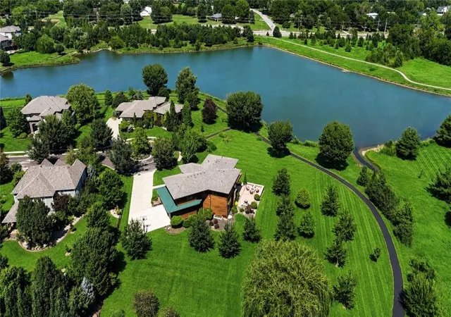 Photo 2 of Mansion for sale at 15201 Bond St, Overland Park, KS 66221 | MLS# 2635091 | Listing updated on 2026-09-13