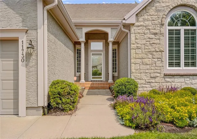 2nd image of 11730 W 144Th Ter, Olathe, KS 66062 | MLS# 2635094