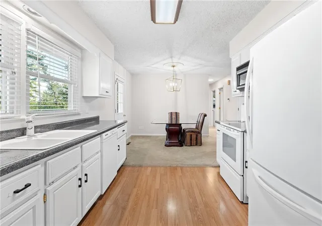 3rd image of 209 Markham Ct, Brookfield, MO 64628 | MLS# 2635097