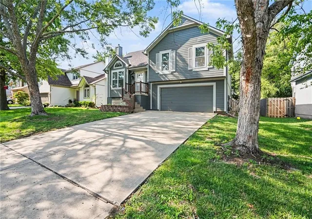 2nd image of 18800 W 164th St, Olathe, KS 66062 | MLS# 2635103