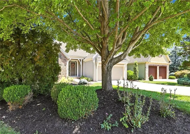3rd image of 26158 W 109Th St, Olathe, KS 66061 | MLS# 2635112