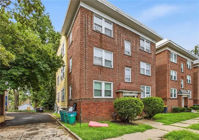 1st image of 1109 W 40th St, Kansas City, MO 64111 | MLS# 2635119