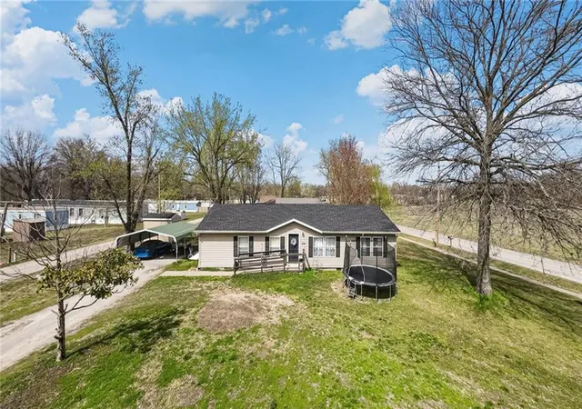 Photo 3 of Single family home for sale at 405 Falletti St, Frontenac, KS 66763 | MLS# 2635121 | Listing updated on 2026-09-25