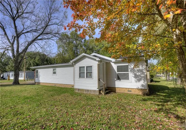 3rd image of 705 N Cayuga St, Frontenac, KS 66763 | MLS# 2635135