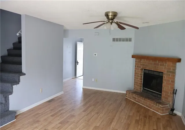 2nd image of 700 B Cedar Dr, Warrensburg, MO 64093 | MLS# 2635142