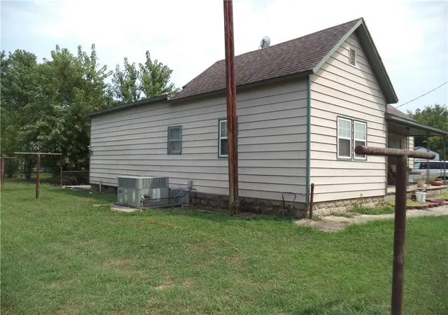 Photo 2 of Sale Pending at 106 N Franklin St, Elk City, KS 67301 | MLS# 2635149 | Listing updated on 2026-08-17