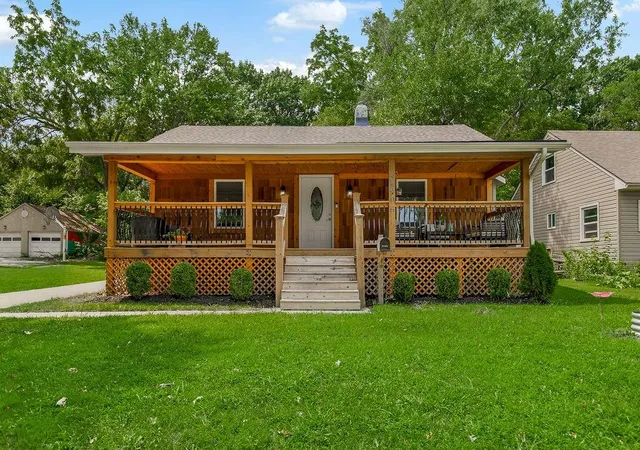 1st image of 5406 Lamar Ave, Mission, KS 66202 | MLS# 2635158