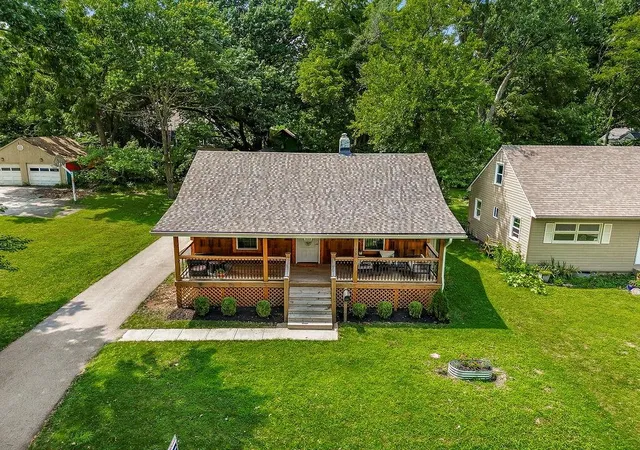 Photo 4 of Sale Pending at 5406 Lamar Ave, Mission, KS 66202 | MLS# 2635158 | Listing updated on 2026-09-01