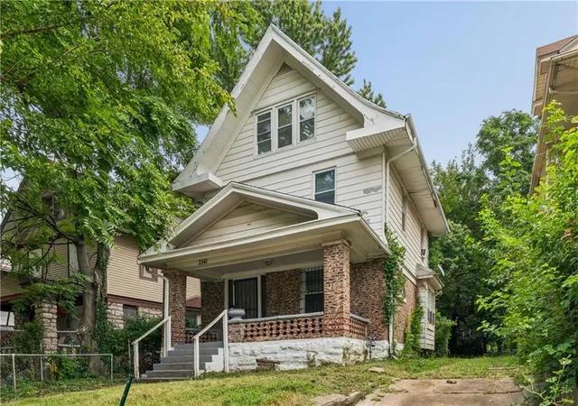 Photo 3 of Single family home for sale at 3341 Agnes Ave, Kansas City, MO 64128 | MLS# 2635171 | Listing updated on 2026-08-30