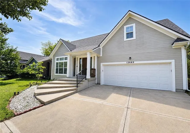 1st image of 12689 S Belford St, Olathe, KS 66061 | MLS# 2635175