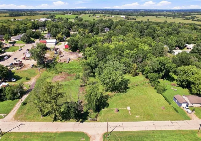 1st image of 108 E & 204 Cynthia St, Mc Louth, KS 66054 | MLS# 2635176