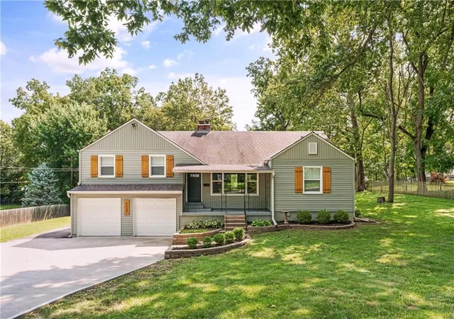 1st image of 6127 Terrydale St, Mission, KS 66202 | MLS# 2635183