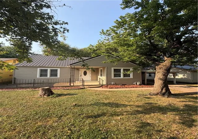 1st image of 3132 Grand Ave, Parsons, KS 67357 | MLS# 2635187