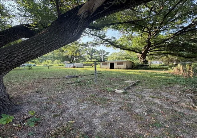 13th image of 3132 Grand Ave, Parsons, KS 67357 | MLS# 2635187