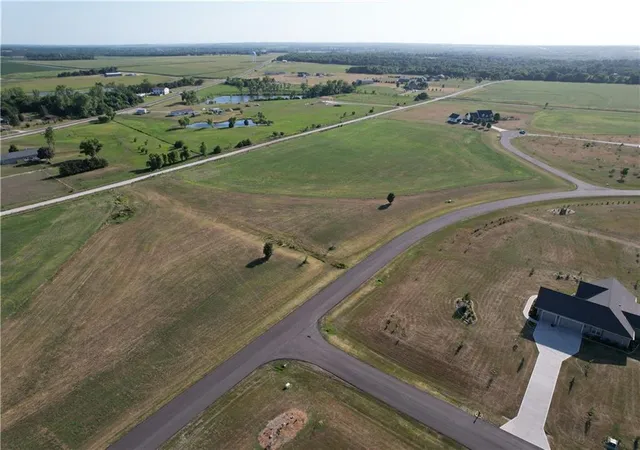1st image of 8 Wheatland Dr, Ottawa, KS 66067 | MLS# 2635190
