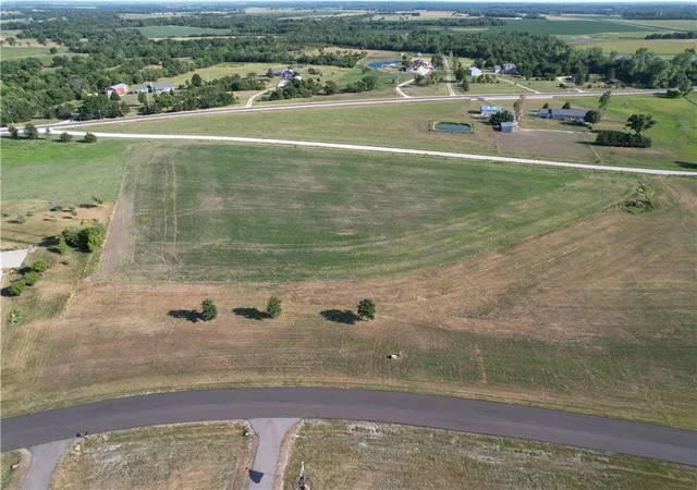 2nd image of 9 Wheatland Dr, Ottawa, KS 66067 | MLS# 2635192
