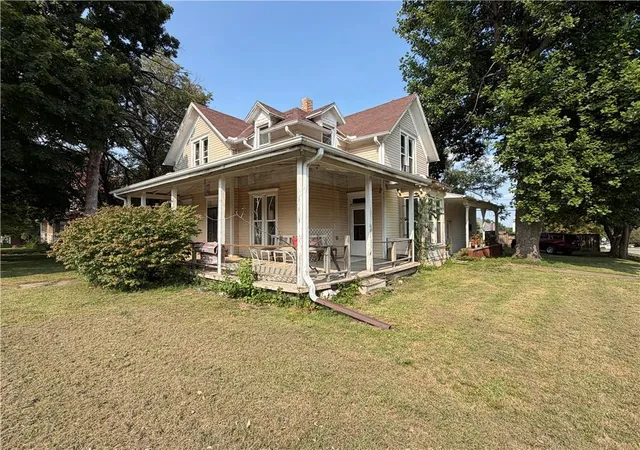 2nd image of 419 S Buchanan St, Maryville, MO 64468 | MLS# 2635196