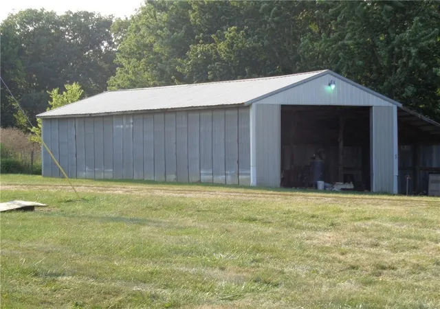 Photo 21 of Sale Pending at 6500 Se Country Ln Rd, Braymer, MO 64624 | MLS# 2635198 | Listing updated on 2026-08-21
