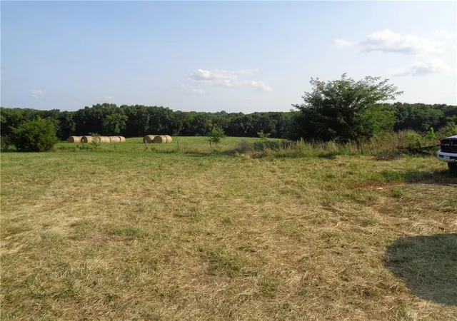 Photo 4 of Sale Pending at 6500 SE Country Ln Rd, Braymer, MO 64624 | MLS# 2635198 | Listing updated on 2026-08-21