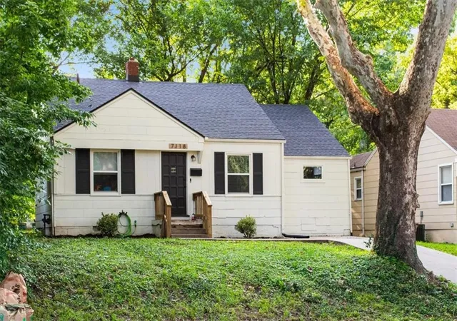 1st image of 7118 Highland Ave, Kansas City, MO 64131 | MLS# 2635200