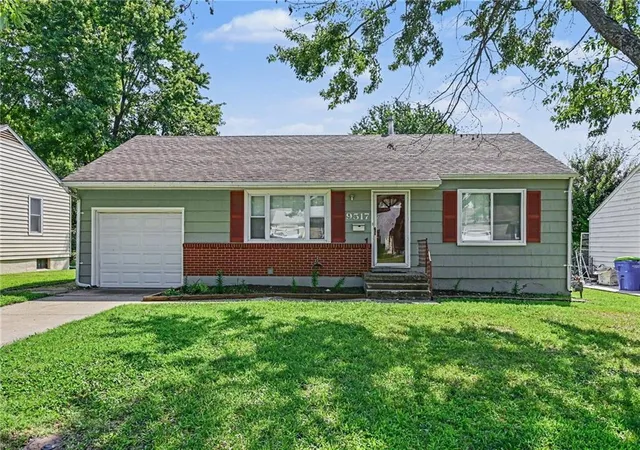1st image of 9517 Summit St, Lenexa, KS 66215 | MLS# 2635202