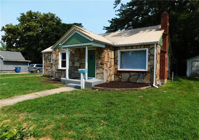 2nd image of 603 Lexington St, Holden, MO 64040 | MLS# 2635204