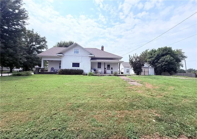 1st image of 107 E Main St, Savannah, MO 64485 | MLS# 2635209
