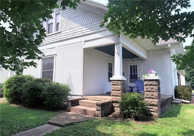 2nd image of 107 E Main St, Savannah, MO 64485 | MLS# 2635209