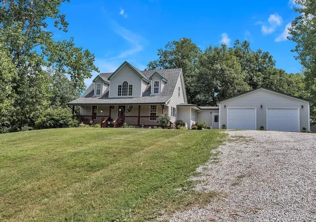 Photo 1 of Single family home for sale at 13900 Co Rd 191, Savannah, MO 64485 | MLS# 2635210 | Listing updated on 2026-10-21