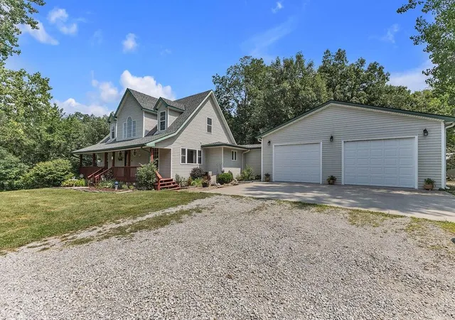 Photo 4 of Single family home for sale at 13900 Co Rd 191, Savannah, MO 64485 | MLS# 2635210 | Listing updated on 2026-10-21