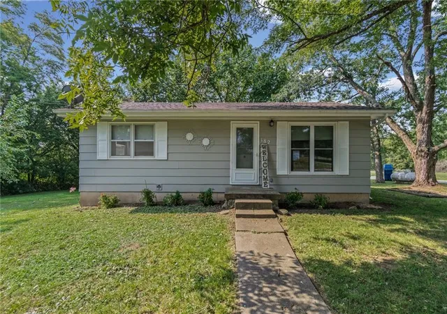 Photo 2 of Sale Pending at 182 W Jackson St, Kingston, MO 64650 | MLS# 2635211 | Listing updated on 2026-08-12