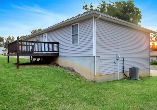 3rd image of 2900 Oak St, Higginsville, MO 64037 | MLS# 2635212